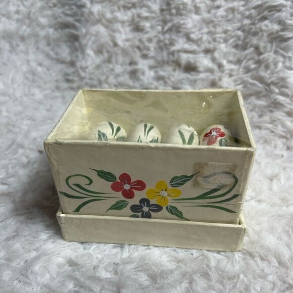Home trends Vintage wood Painted Napkin Rings (4) with Matching Painted Box - Picture 1 of 11